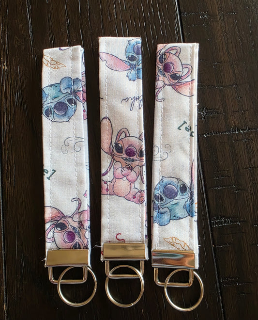 Stitch white wristlet